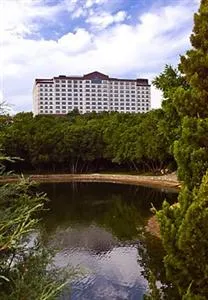 Renaissance Austin Hotel