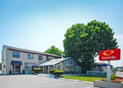 Econo Lodge West Yarmouth