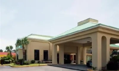 Econo Lodge Inn & Suites Gulfport