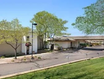 Days Inn Maplewood Hotel & Conference Center