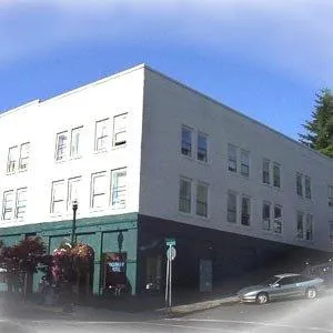 Yaquina Bay Hotel