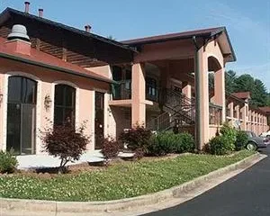 Ramada Limited - Helen