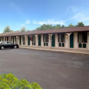 Super 7 Inn And Suites Saginaw