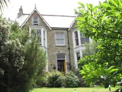 Cliftons Bed & Breakfast Truro