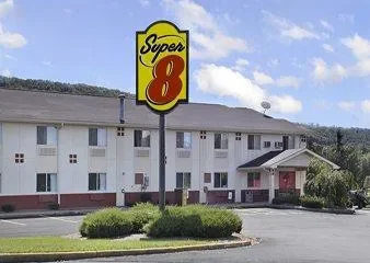Super 8 Sidney