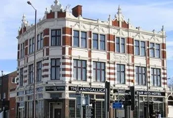 Antigallican Hotel Charlton London