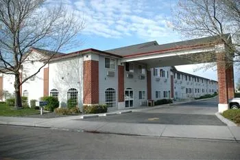 BEST WESTERN Rama Inn & Suites