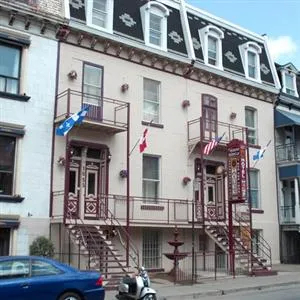 Auberge Louisbourg Hotel