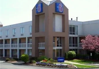 Motel 6 Cleveland Willoughby