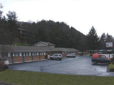 Highland Hills Motel and Cabins Boone