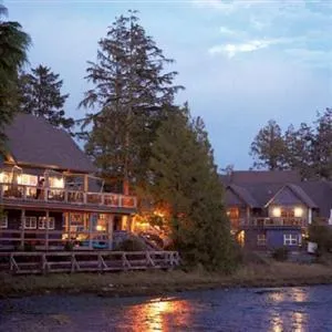 Waters Edge Resort at Pacific Rim