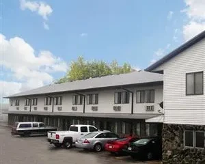 Harlan Inn & Suites