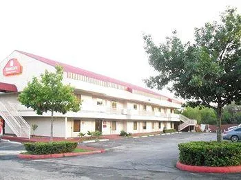 HomeGate Studios & Suites San Antonio Fiesta Park