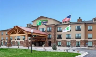 Holiday Inn Express Suites Lander