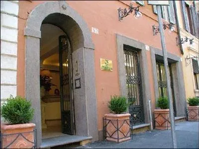 Okapi Rooms Hostel Rome