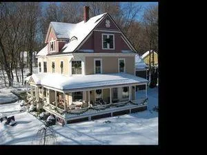 Sleigh Maker Inn Bed & Breakfast