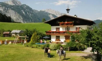 Bauernhof Krötzhof Farmhouse Hotel Abtenau