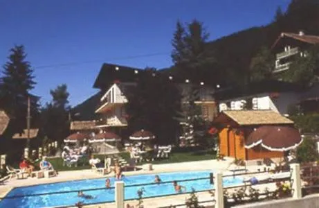 L Ours Blanc Hotel Morzine