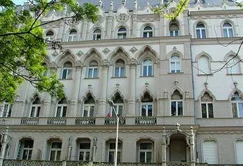 Drescher Parliament Apartment Budapest