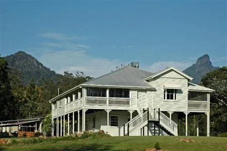 Mavis's Cabins at Mount Warning