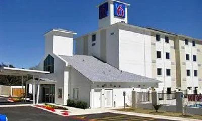 Motel 6 Marble Falls