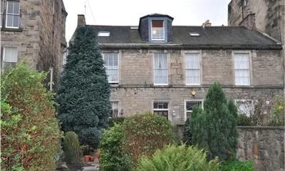 19 Meadow Place Guest House Edinburgh