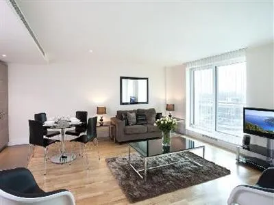 SACO Apartments St George Wharf London