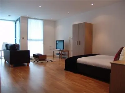 Quay Serviced Apartments Manchester