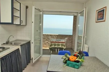 Les Heures Claires Cottages Istres