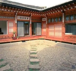 Eugene Hanok House Dongdaemun