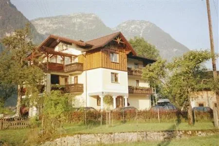 Haus im Wiesengrund