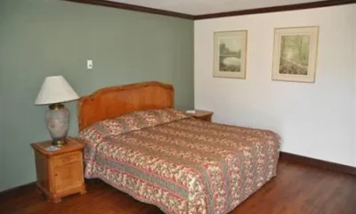 Pasadena Inn & Suites