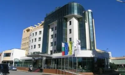 Diplomat Plaza Hotel