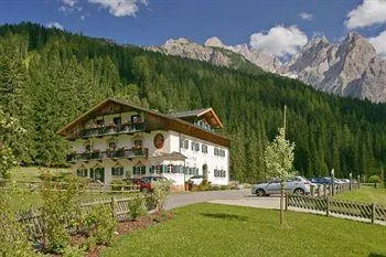 Hotel Dolomitenhof