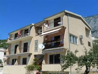 Albina Apartments