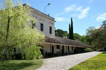 Hosteria Estancia La Paz