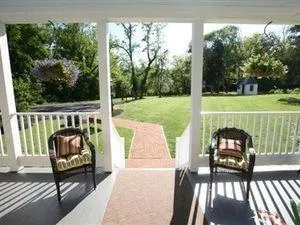 Chestnut Hill Bed & Breakfast Inn