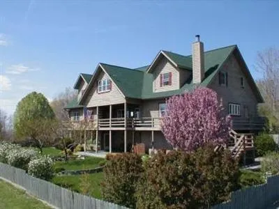 Greenwoods Bed & Breakfast Inn