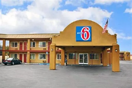 Motel 6 Visalia