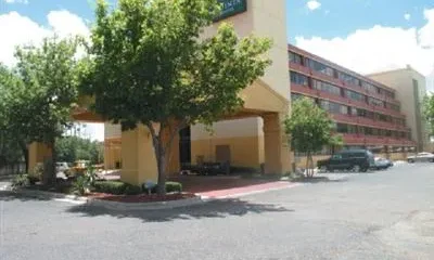 La Quinta Inn and Suites Lubbock West Medical Center