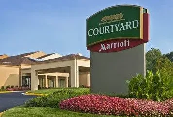 Courtyard by Marriott Fairfax Fair Oaks