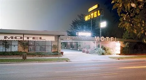 Sanctuary Park Motel