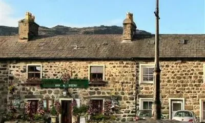 The Golden Fleece Inn