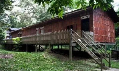 Gua Longhouse Chalet