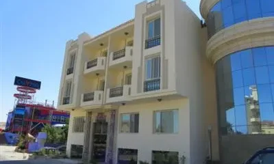 La Siesta Apartments