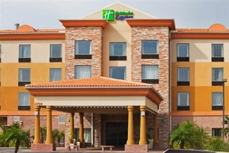 Holiday Inn Express Hotel & Suites - Tampa Stadium Airport