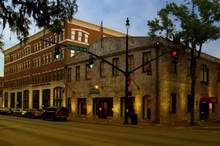 Staybridge Suites Savannah Historic District