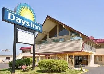 Days Inn - Iowa City Coralville