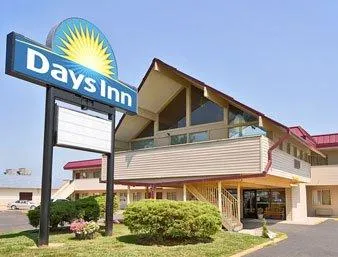 Days Inn - Iowa City Coralville