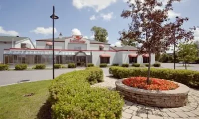 Econo Lodge Laval (Canada)